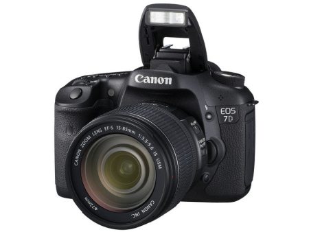 Canon EOS 7D Premium Kit EF-S 18-200mm IS Lens Digital SLR Camera on Sale